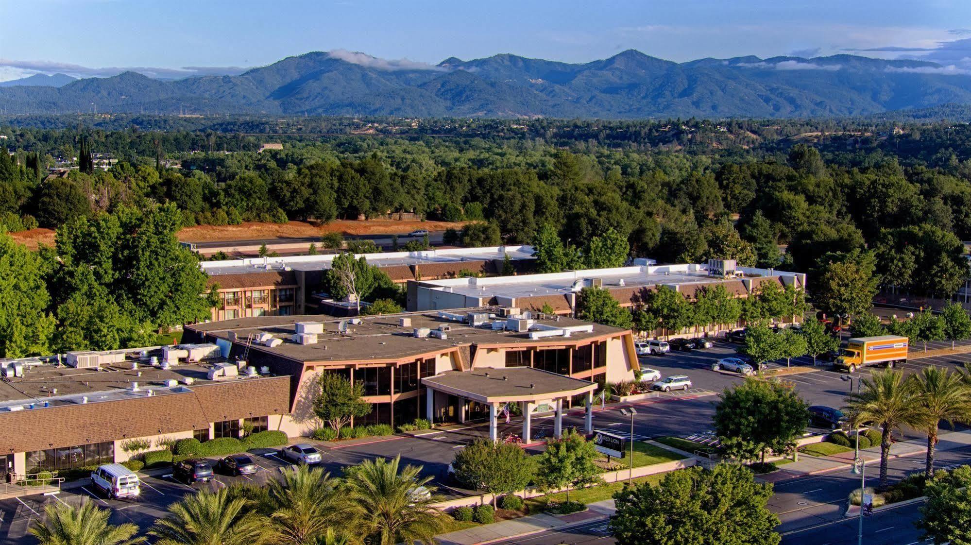 Red Lion Hotel Redding Exterior foto