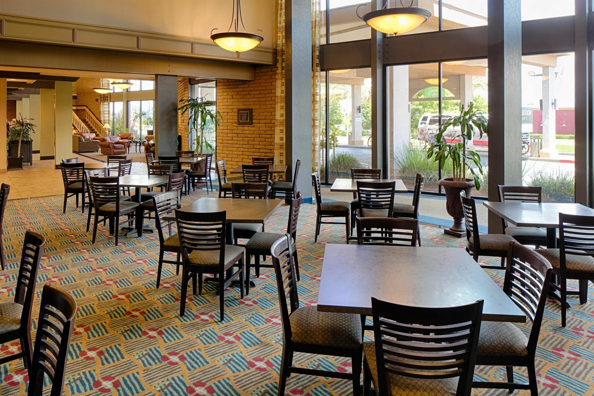 Red Lion Hotel Redding Exterior foto
